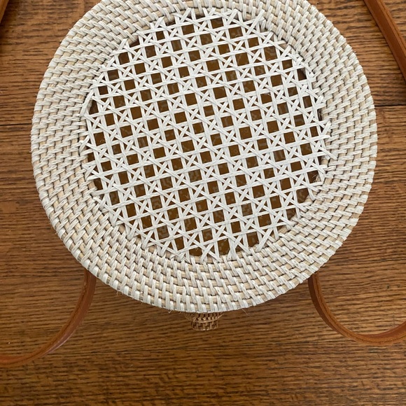 By Anthroplologie Round Rattan Wicker Baskey Bag Crossbody Purse - Picture 4 of 7